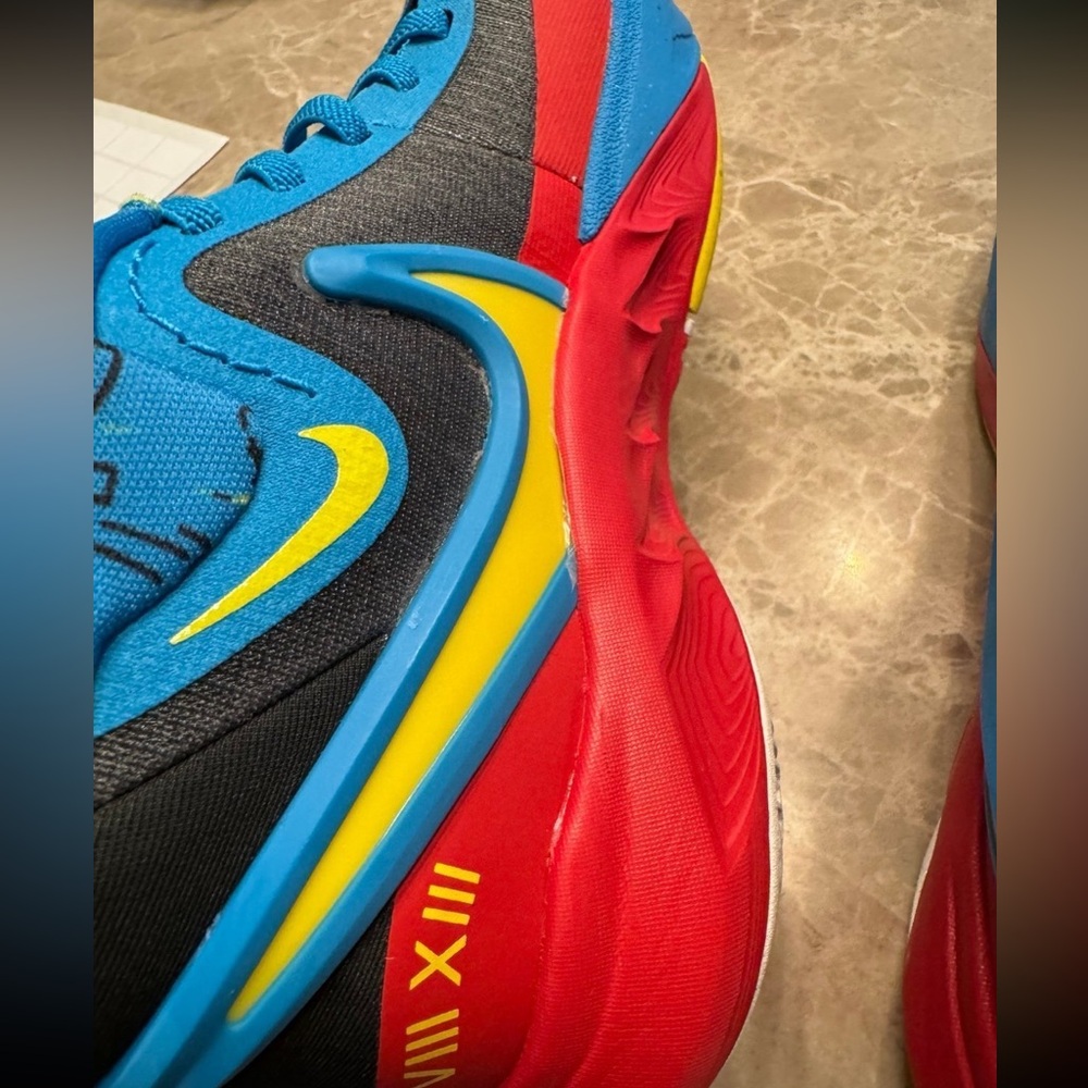 Kyrie 8 GO SE "Black/Tour Yellow/University Red" Kids' Basketball Shoe size 2Y - Picture 6 of 8